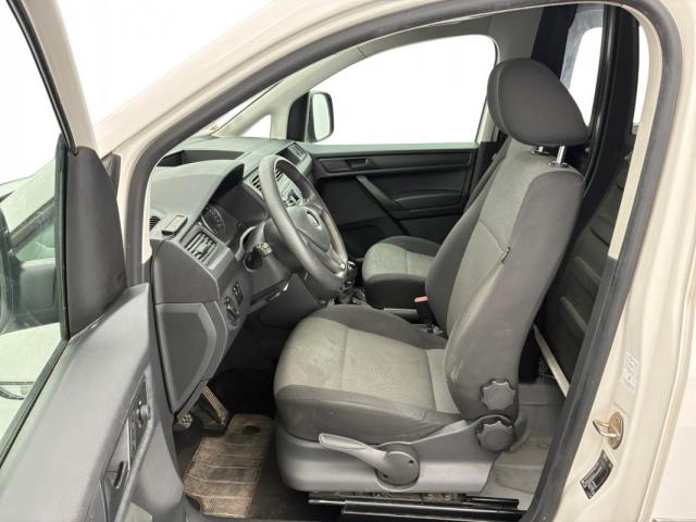 Volkswagen Caddy Van image 8