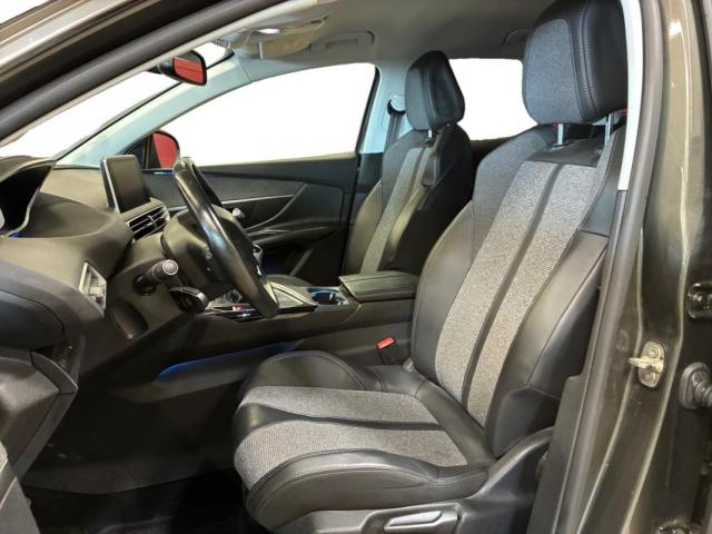 Peugeot 3008 image 2