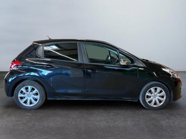 Peugeot 208 image 1