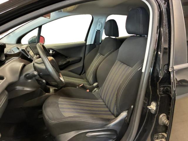 Peugeot 208 image 6
