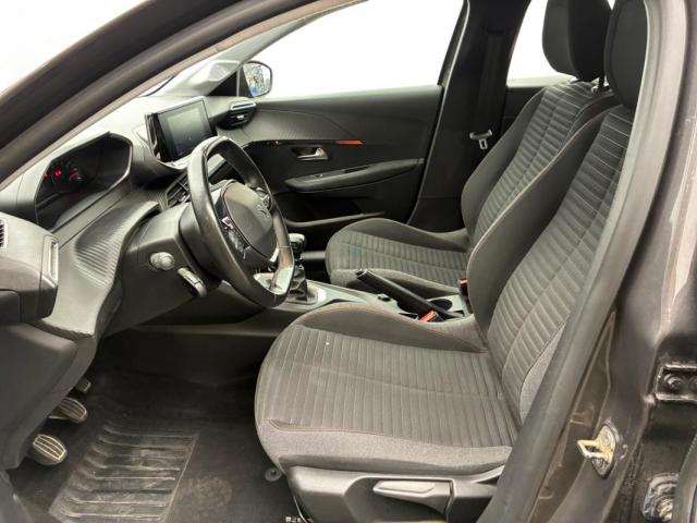 Peugeot 208 image 8
