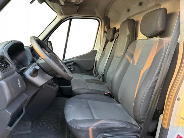 Nissan Interstar image 8