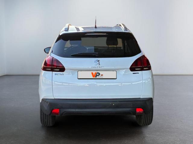 Peugeot 2008 image 2