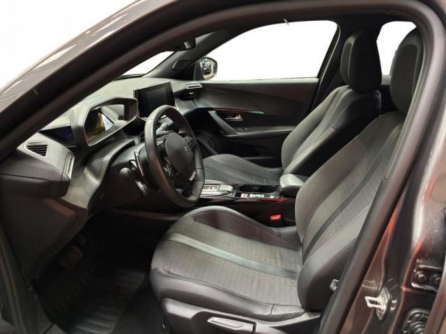 Peugeot 2008 image 2