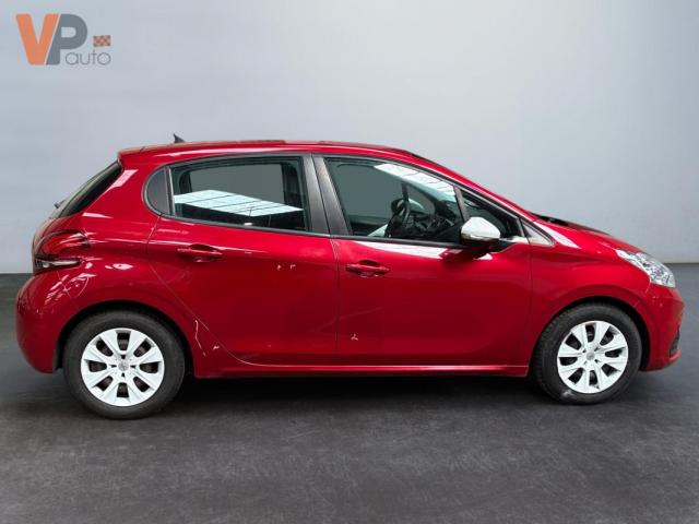Peugeot 208 image 6