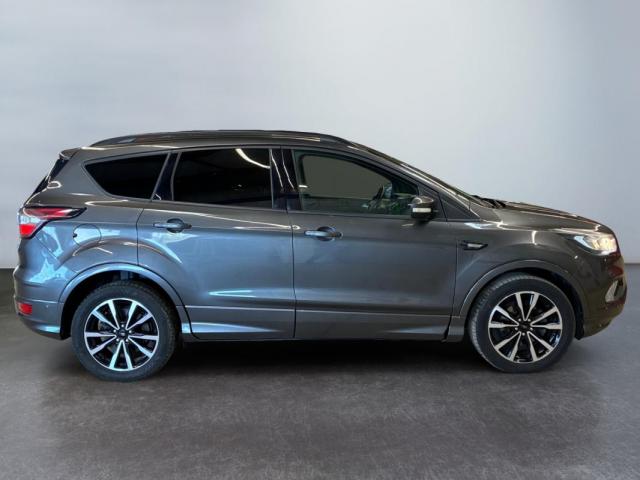 Ford Kuga image 7