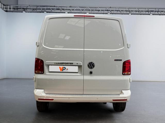 Volkswagen Transporter image 2