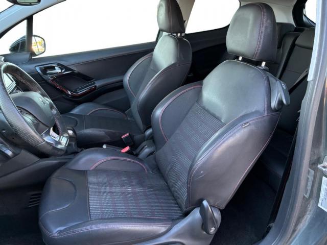 Peugeot 208 image 2