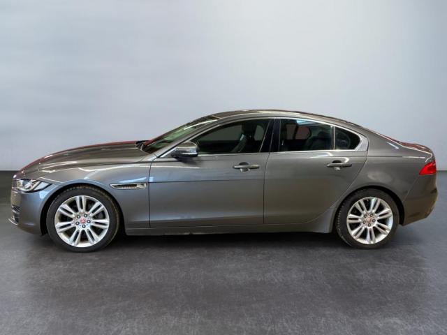 Jaguar Xe image 1