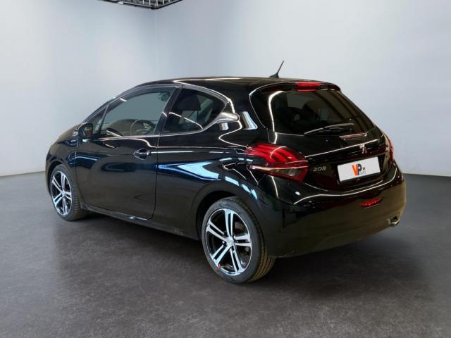 Peugeot 208 image 8