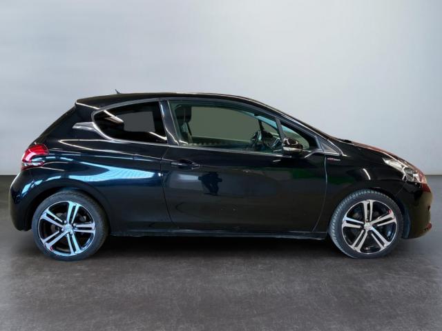 Peugeot 208 image 5