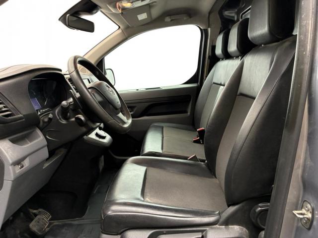 Opel Vivaro image 8