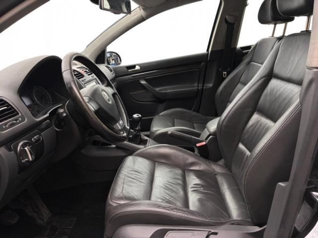 Volkswagen Golf image 6