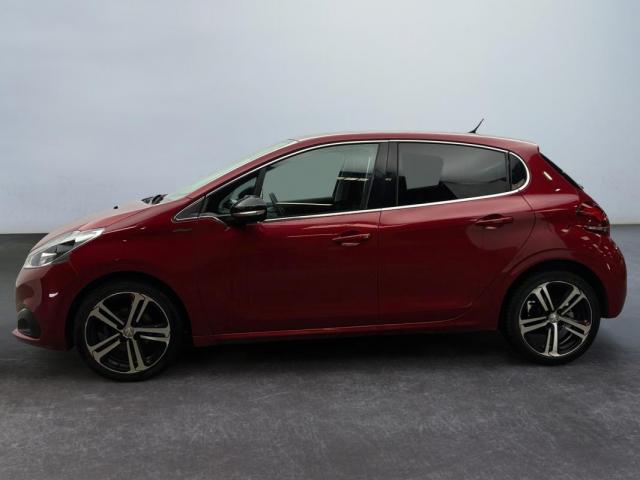 Peugeot 208 image 8