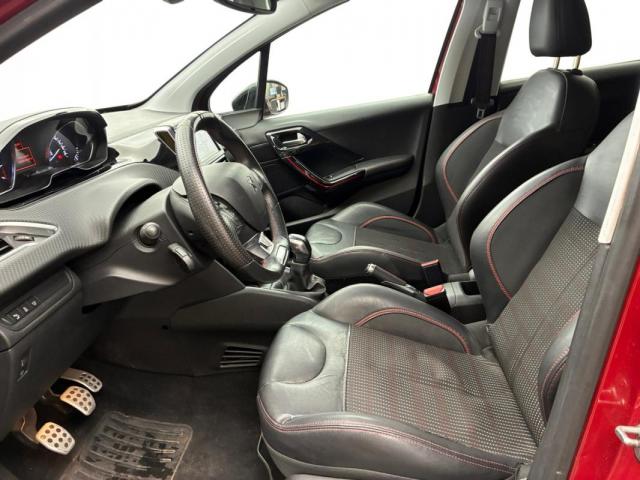 Peugeot 208 image 5