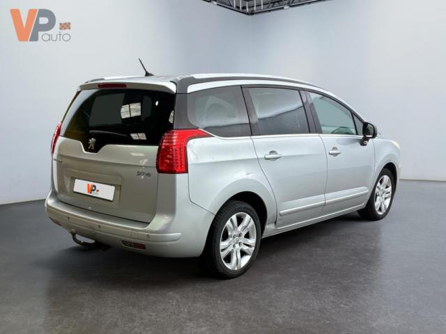 Peugeot 5008 image 1