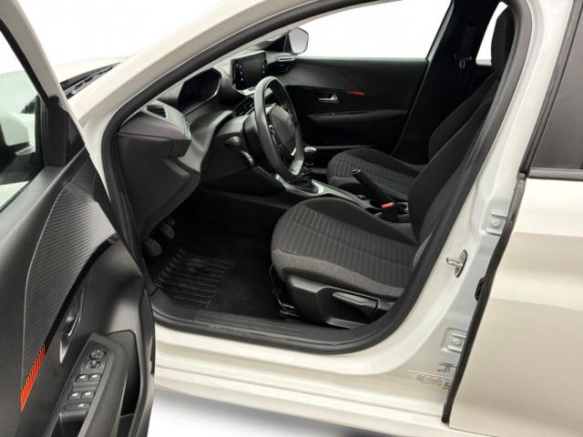 Peugeot 208 image 8