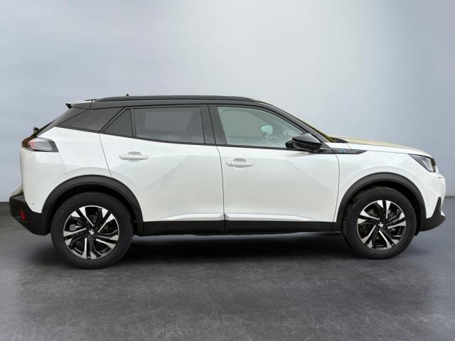 Peugeot 2008 image 2