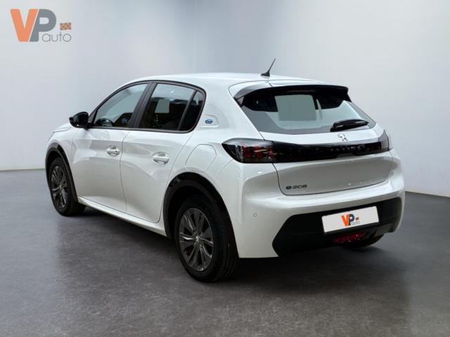 Peugeot 208 image 8