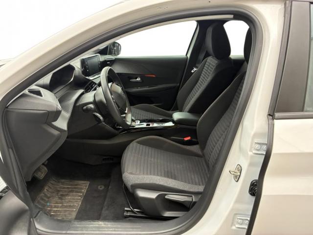 Peugeot 208 image 6