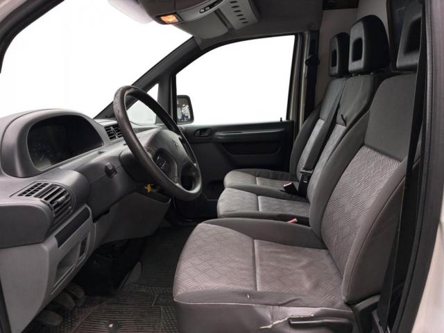 Citroen Jumpy image 8