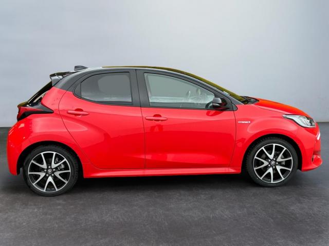 Toyota Yaris image 2