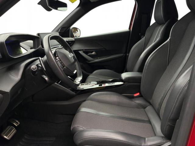 Peugeot 2008 image 8