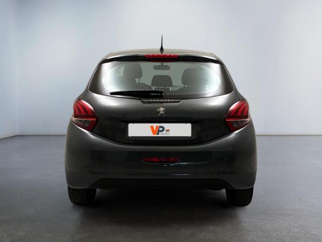 Peugeot 208 image 8