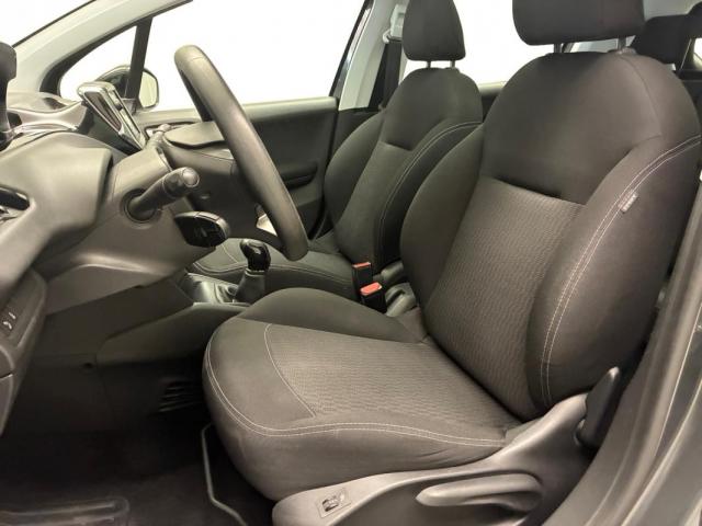 Peugeot 208 image 2