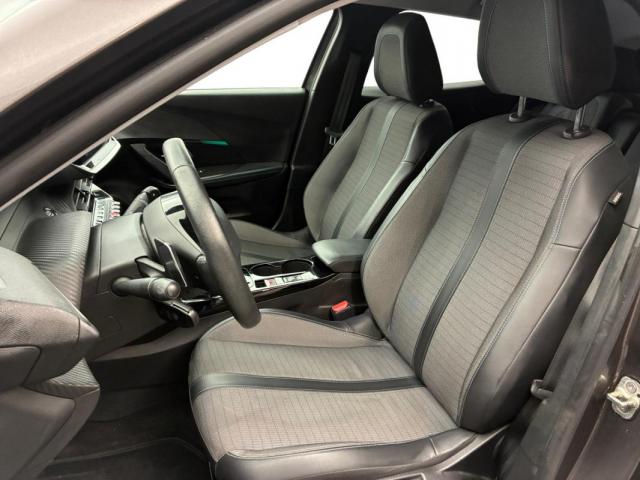 Peugeot 2008 image 2