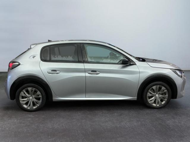 Peugeot 208 image 7
