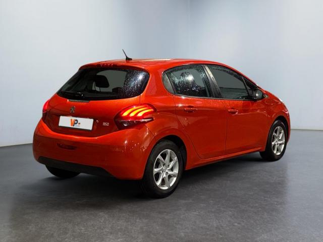 Peugeot 208 image 1