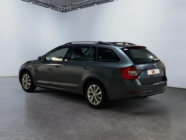 Skoda Octavia image 8