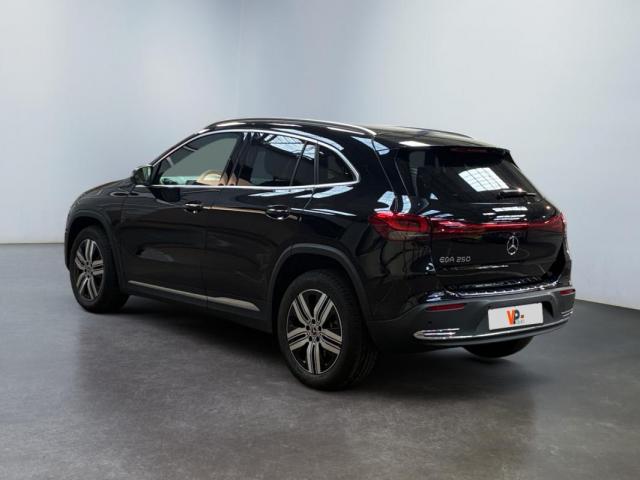 Mercedes Benz Eqa image 8