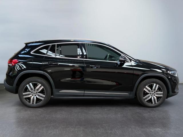 Mercedes Benz Eqa image 6