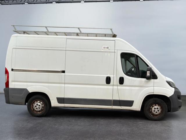 Peugeot Boxer image 2