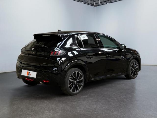 Peugeot 208 image 8