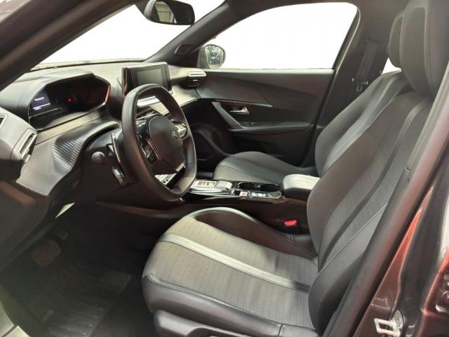 Peugeot 2008 image 8