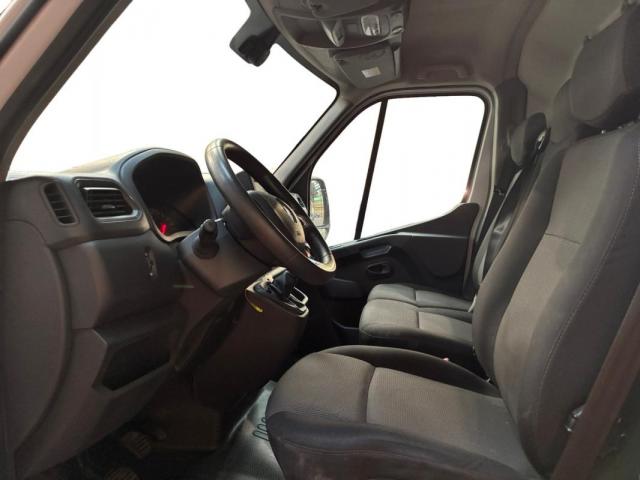 Renault Master image 2