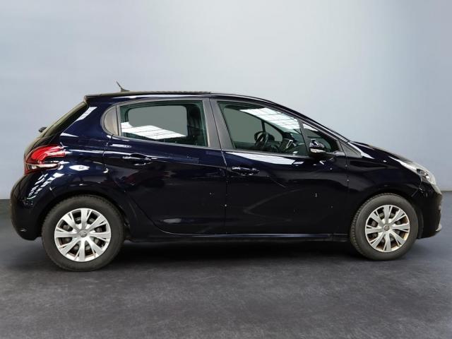 Peugeot 208 image 5