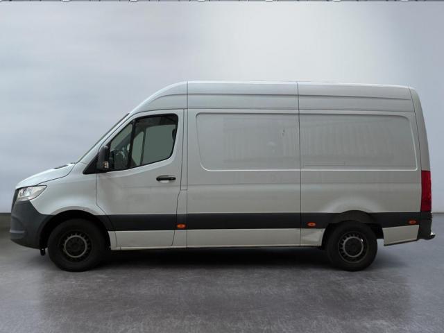 Mercedes Benz Sprinter image 2