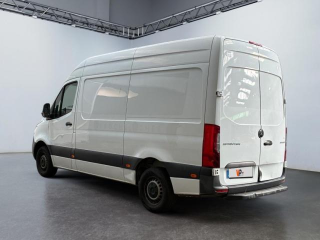 Mercedes Benz Sprinter image 4