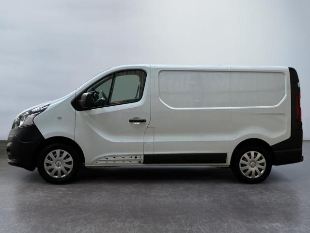 Nissan Nv300 image 4