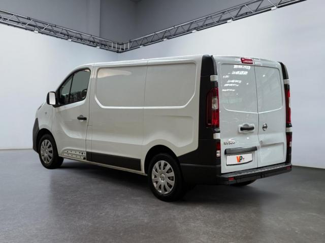 Nissan Nv300 image 1