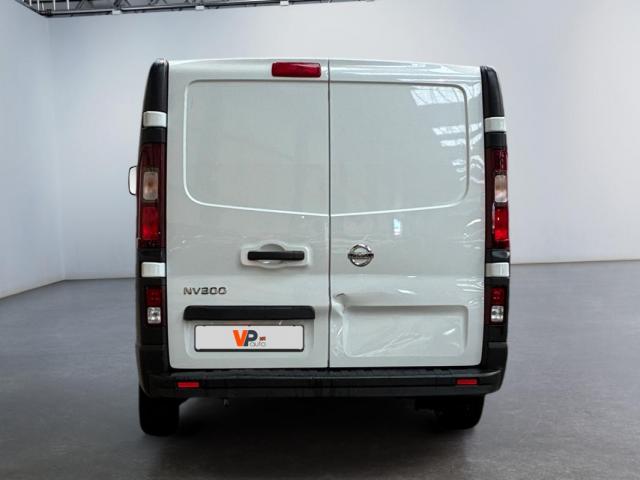 Nissan Nv300 image 8