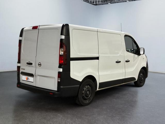 Nissan Nv300 image 8