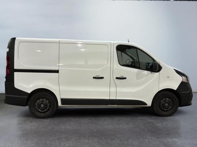 Nissan Nv300 image 1