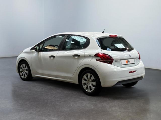 Peugeot 208 image 8