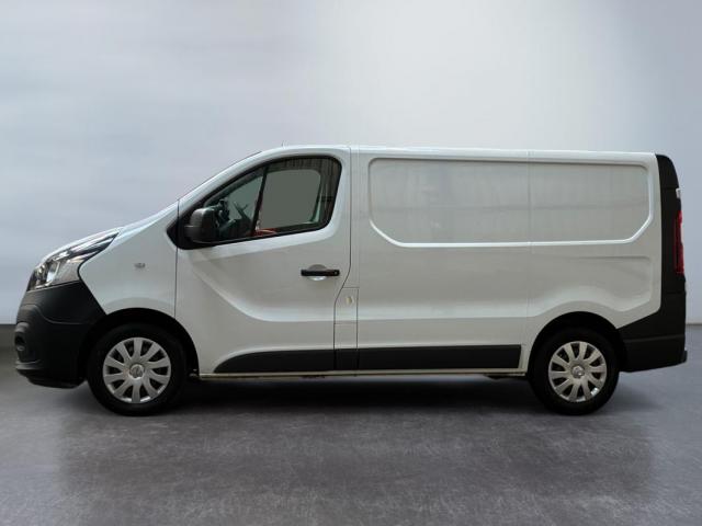 Nissan Nv300 image 5