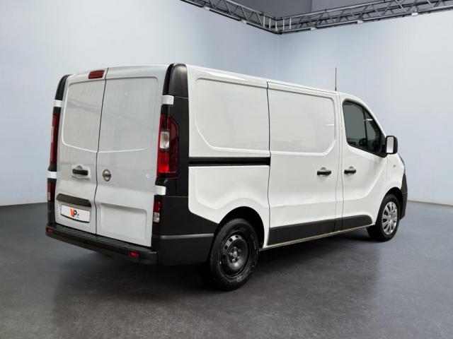 Nissan Nv300 image 8